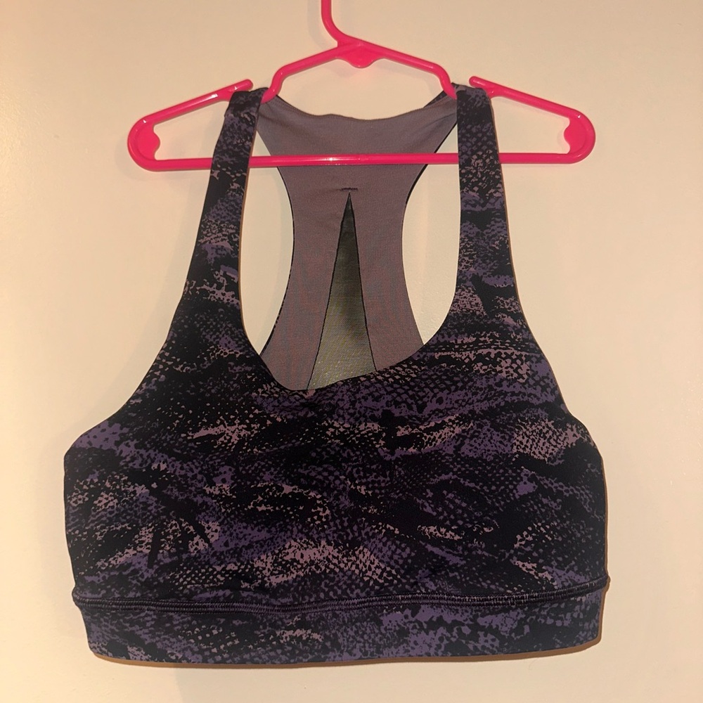 Lululemon sports bra